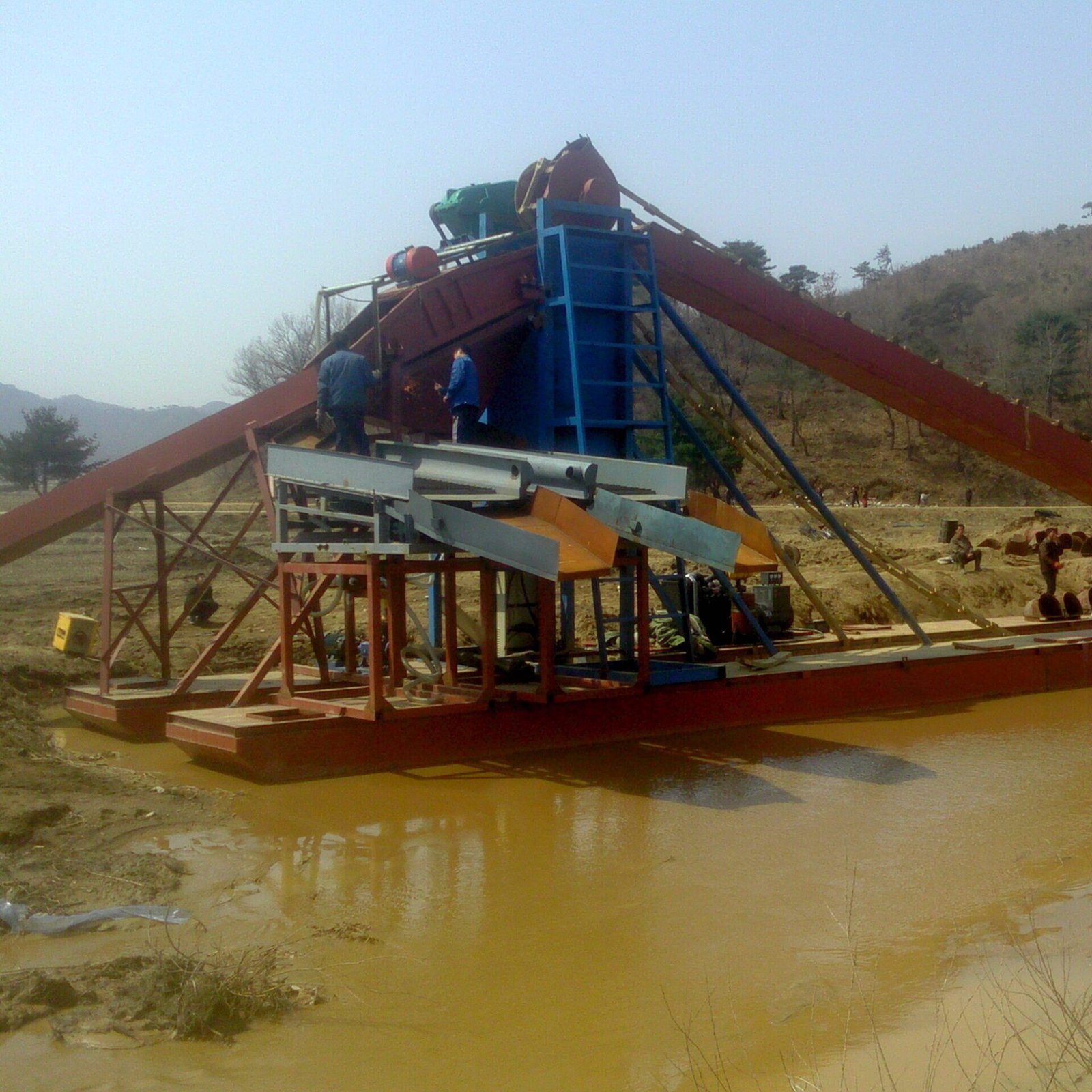 gold picking boat